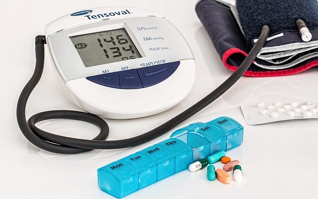 Evita y controla la hipertensión arterial, come bien y has ejercicio